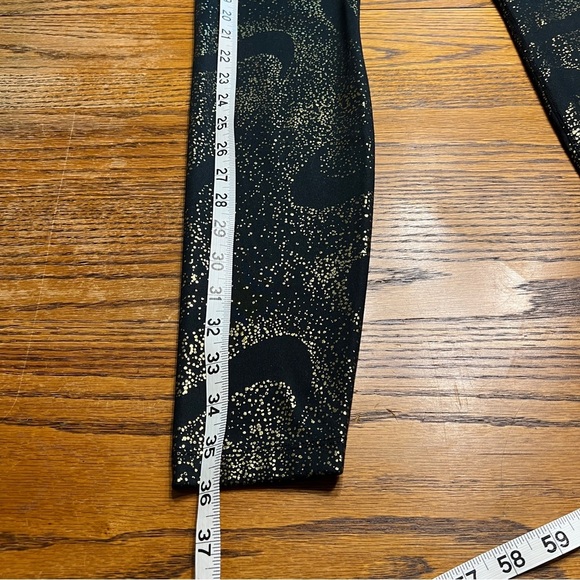 Nike Women's Icon Clash Metallic Gold Training Leggings Size M - Picture 9 of 11